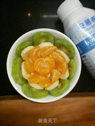水果拌酸奶的做法步骤：4