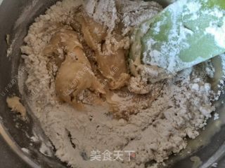 小猪蛋黄酥的做法步骤：2