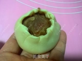 小猪蛋黄酥的做法步骤：12
