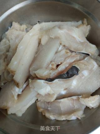 酸菜鳗鱼的做法步骤：1