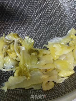 酸菜鳗鱼的做法步骤：3