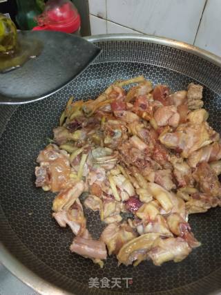 小炒鸡肉的做法步骤：4