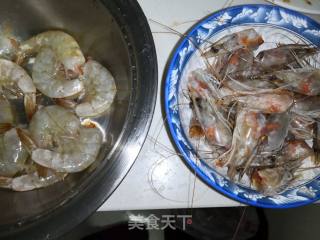 酥炸虾头的做法步骤：1
