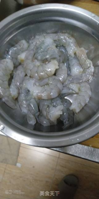 如何做出Q弹的青椒虾仁的做法步骤：1