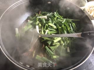 大蒜炒羊肉的做法步骤：7