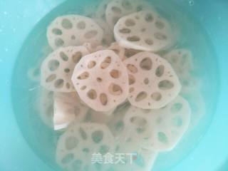 回锅肉炒彩蔬的做法步骤：2