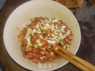 面筋塞肉肘子烩娃娃菜的做法步骤：4