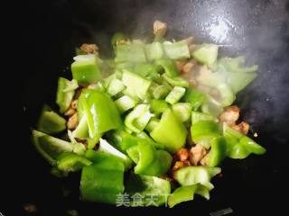 #团圆饭#里脊肉炒青椒的做法步骤：5