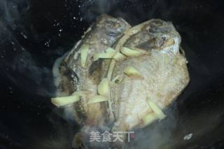 红烧鲳鱼的做法步骤：4
