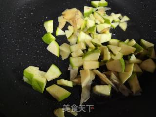 西葫芦炒牛肉的做法步骤：4
