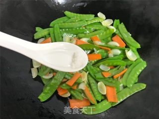 百合荷兰豆的做法步骤：7