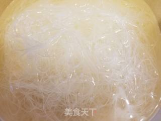 粉丝蒸扇贝的做法步骤：1
