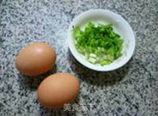 香葱虾仁鸡蛋饼的做法步骤：3