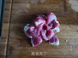 白菜木耳炒肉片的做法步骤：1