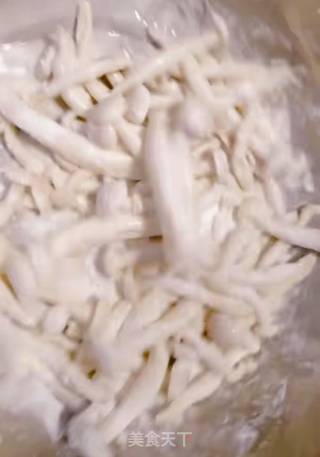 香辣白玉菇的做法步骤：3