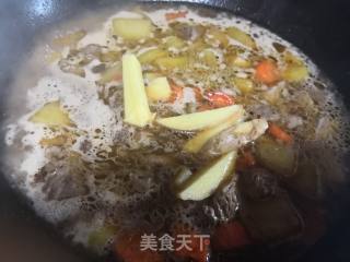 牛肉烧土豆胡萝卜的做法步骤：8
