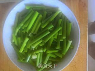 蒜苔炒肉丝的做法步骤：3