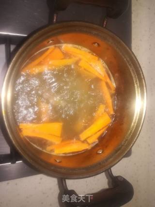 牛肉汤挂面的做法步骤：1