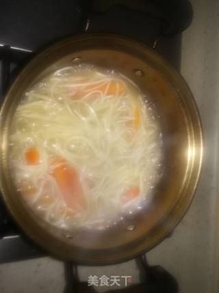 牛肉汤挂面的做法步骤：2
