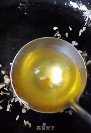 蒜薹烧土豆条的做法步骤：7