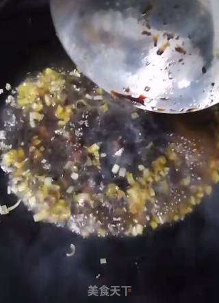 蒜薹烧土豆条的做法步骤：8