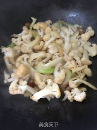油渣炒花菜的做法步骤：4