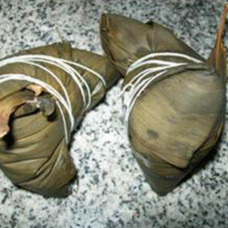 鸡蛋炒绿豆糯米粽的做法步骤：1