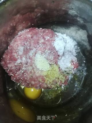冬瓜肉丸汤的做法步骤：1