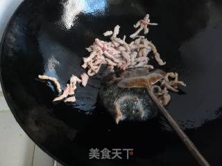 肉丝炒茼蒿的做法步骤：7