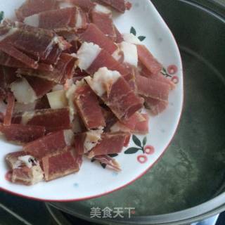 蒜苔炒火腿的做法步骤：3