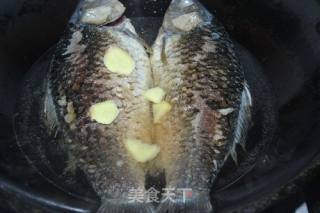 红烧鲫鱼的做法步骤：4