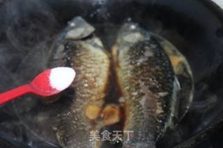 红烧鲫鱼的做法步骤：6