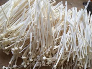 剁椒肉末金针菇的做法步骤：1
