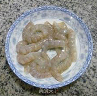 炒鸡蛋虾仁菠菜汤的做法步骤：2