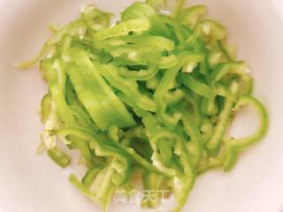 手撕杏鲍菇的做法步骤：2