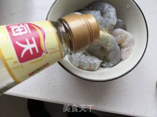 韭菜炒虾仁的做法步骤：2