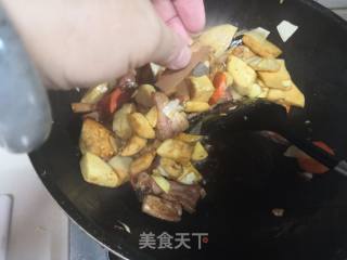 红烧冬笋焖腊鸡腿的做法步骤：9