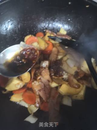 红烧冬笋焖腊鸡腿的做法步骤：10