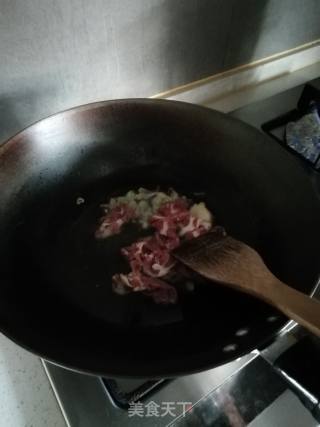 黄瓜片炒肉的做法步骤：4