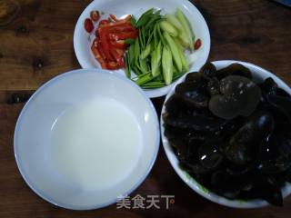蒜苗炒木耳的做法步骤：4