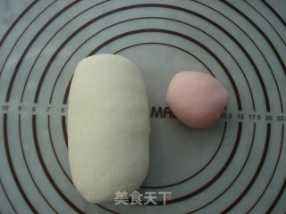 猪猪栗蓉包的做法步骤：2