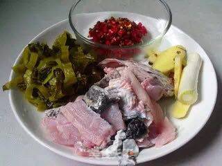 酸菜鱼的做法步骤：1