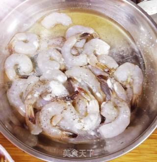 香酥虾仁的做法步骤：1