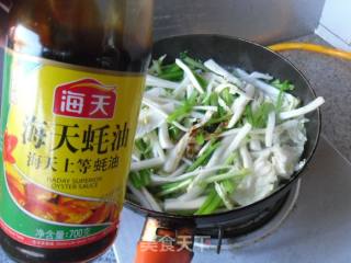 白菜条炒芹菜的做法步骤：8