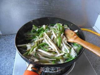 白菜条炒芹菜的做法步骤：9