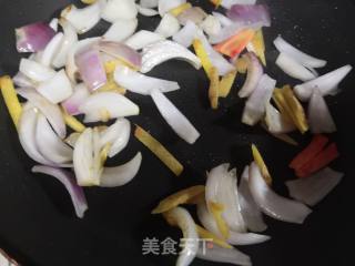 孜然洋葱炒牛肉的做法步骤：3