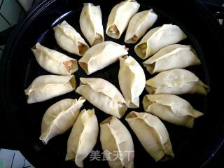 白菜猪肉锅贴的做法步骤：14