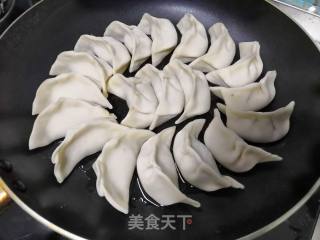 三鲜煎饺的做法步骤：4