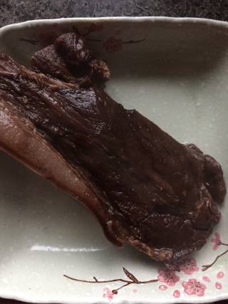 腊肉炒蒜苗的做法步骤：1