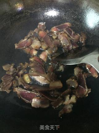 腊肉炒蒜苗的做法步骤：4